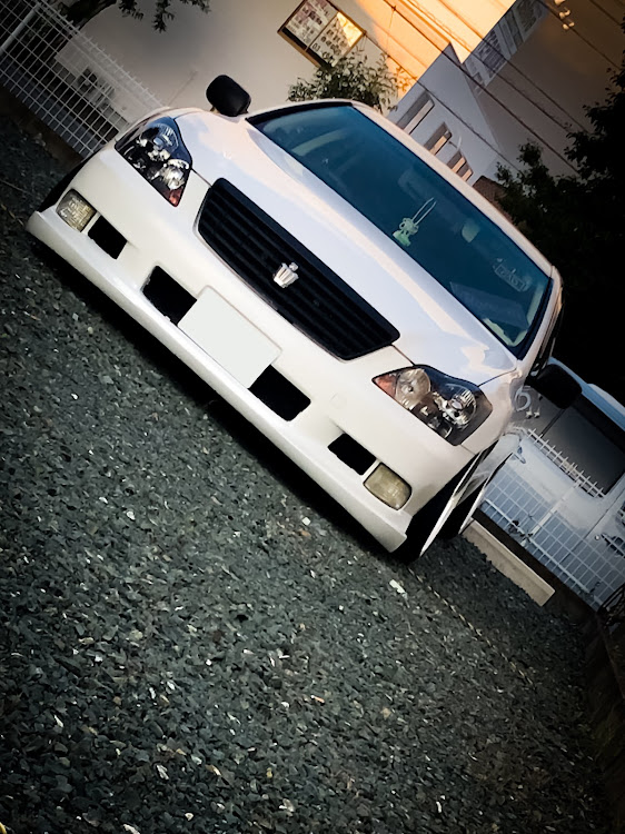 クラウンロイヤルの車好きと繋がりたい・クラウン・18クラウン・キャンバー・使用変更に関するカスタム事例の投稿画像1枚目