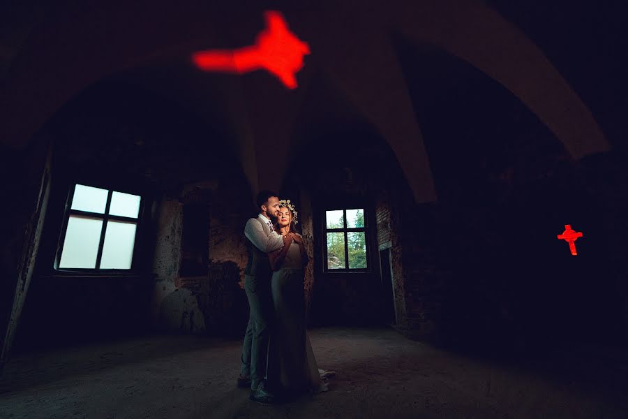 Wedding photographer Marian Mihai Matei (marianmihai). Photo of 12 May 2018