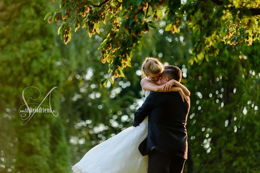 Fotograf ślubny Adrienn Sitkei (sitkeiadrienn). Zdjęcie z 3 marca 2019