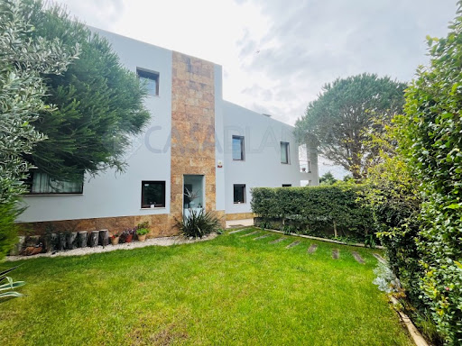 Maison avec piscine et terrasse 5