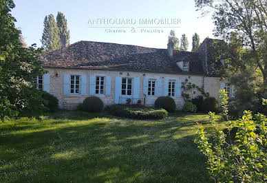 Propriété avec piscine et jardin 4