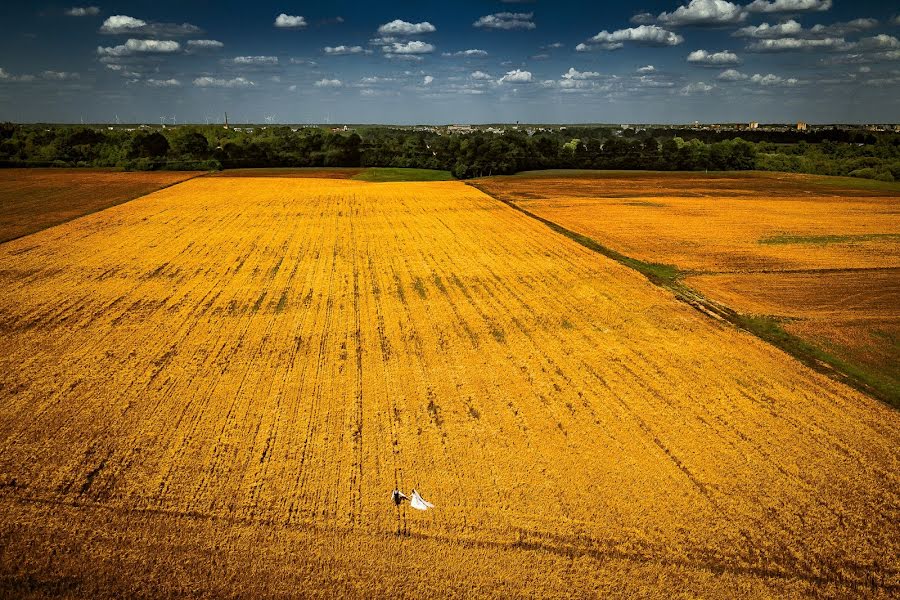 Svadobný fotograf Donatas Ufo (donatasufo). Fotografia publikovaná 19. apríla 2021