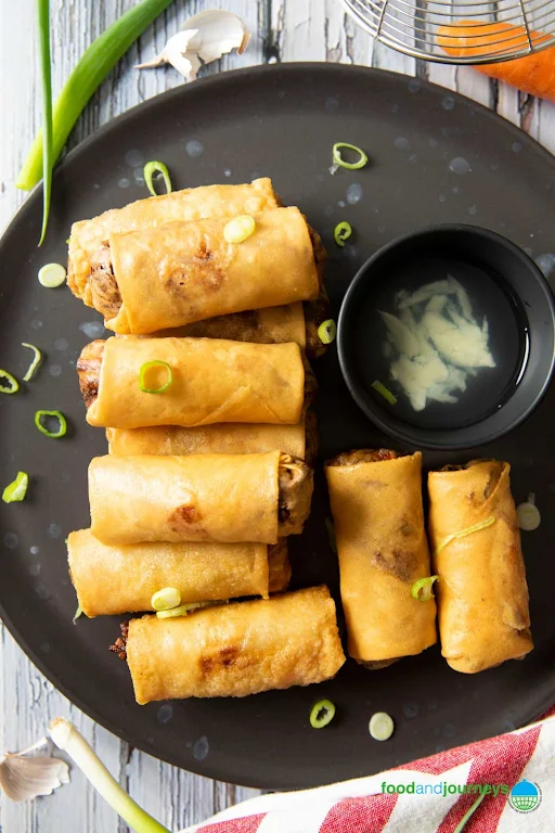 Veg Spring Roll (4 Pcs)