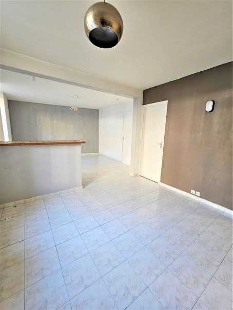Vente appartement 2 pièces 47 m² à Saint-Germain-lès-Arpajon (91180), 155 000 €