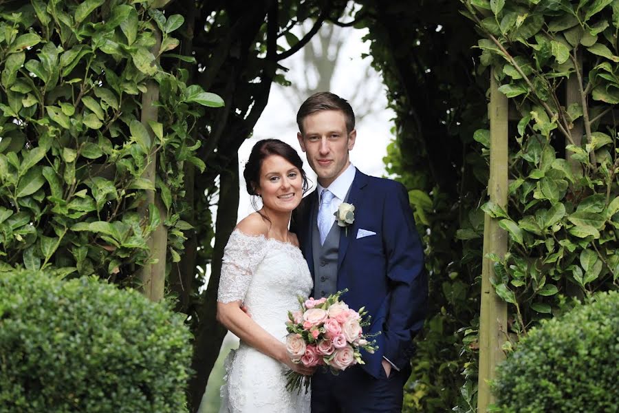 Fotógrafo de casamento Emma Brooks (emmabrooksphoto). Foto de 2 de julho 2019