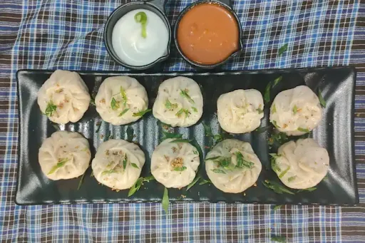 Veg Steamed Momos [10 Pieces]