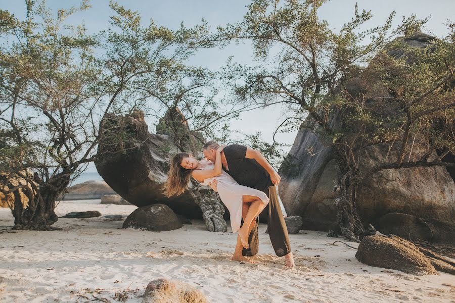 Fotógrafo de casamento Alena Kartushina (devochka). Foto de 27 de setembro 2018