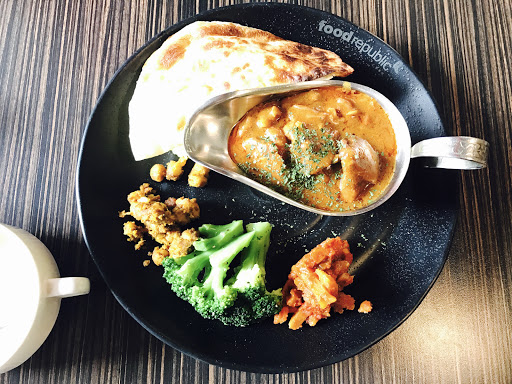 很有異國風味的咖哩！還有各種肉可以選擇，吃很多次了！