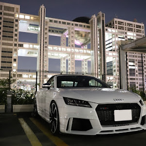 TT RS クーペ