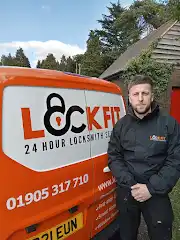 Lockfit Worcester Logo