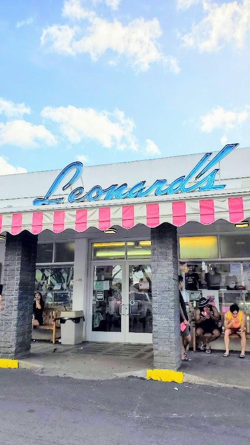 Eats in Oahu - check out Leonard's Bakery for famous malasadas