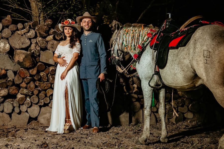 Fotógrafo de casamento Carlos Zambrano (carloszambrano). Foto de 3 de dezembro 2020