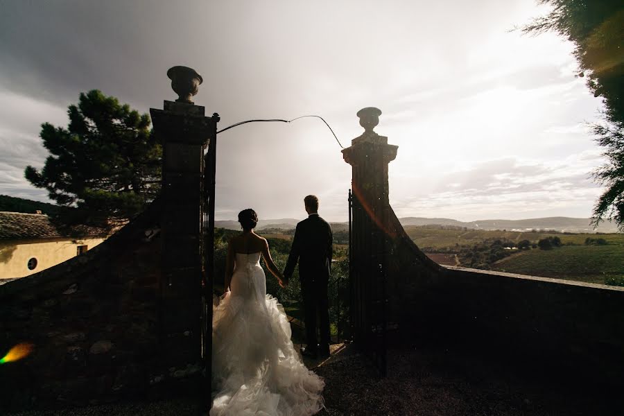 Fotógrafo de casamento Volodymyr Ivash (skillove). Foto de 19 de fevereiro 2016