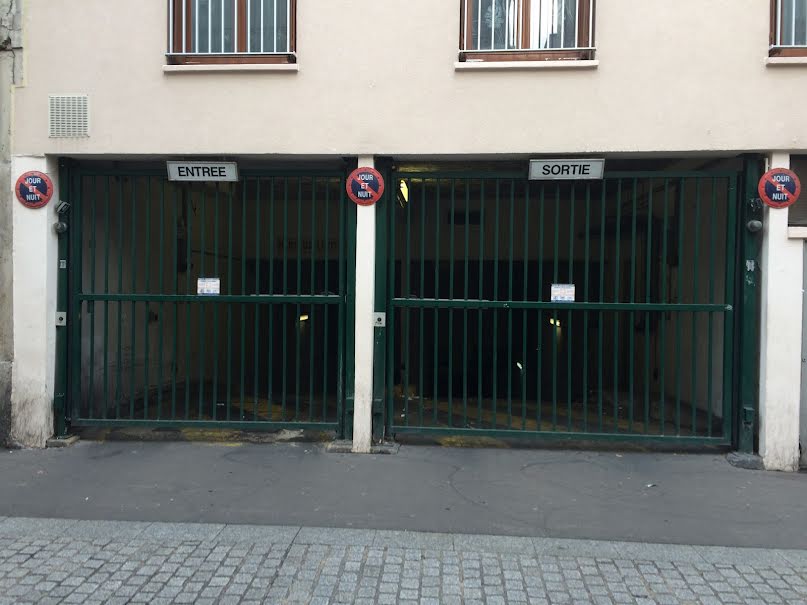 Vente parking  12 m² à Paris 18ème (75018), 24 000 €