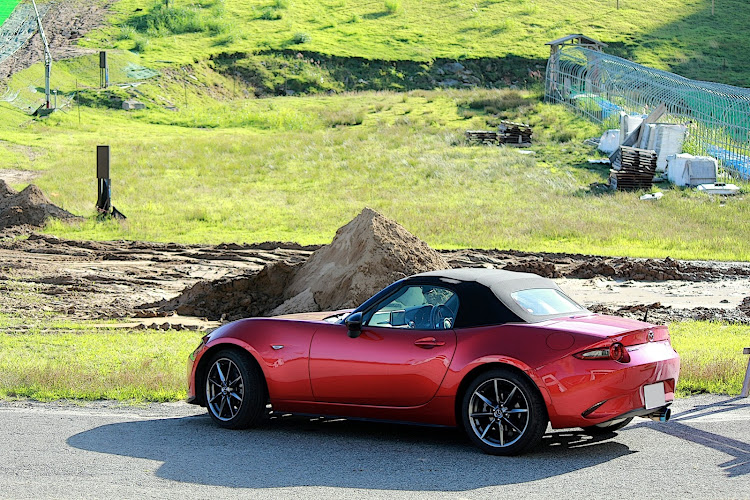 ロードスターの投稿の秋・10月もよろしくお願いします・新入りさん・ドライぶーーーんに関するカスタム事例の投稿画像8枚目
