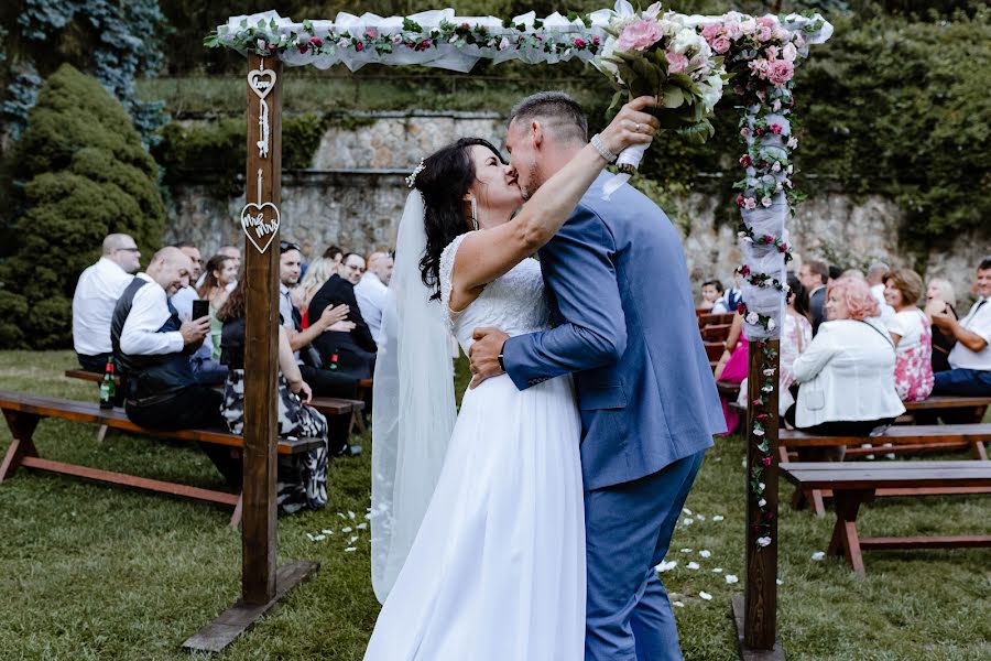 Fotógrafo de casamento Viktória Horváth-Mándli (kvphoto). Foto de 2 de março