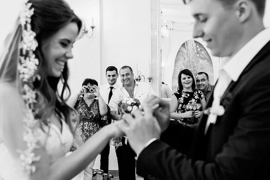 Fotógrafo de casamento Yuliya Spirova (spiro). Foto de 20 de novembro 2015