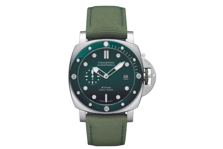 Panerai Submersible QuarantaQuattro eSteel™.