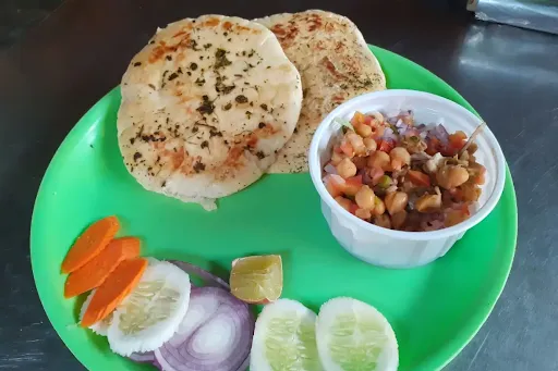 2 Chole Kulcha