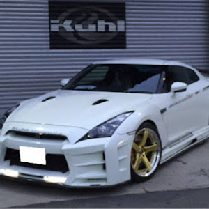 NISSAN GT-R