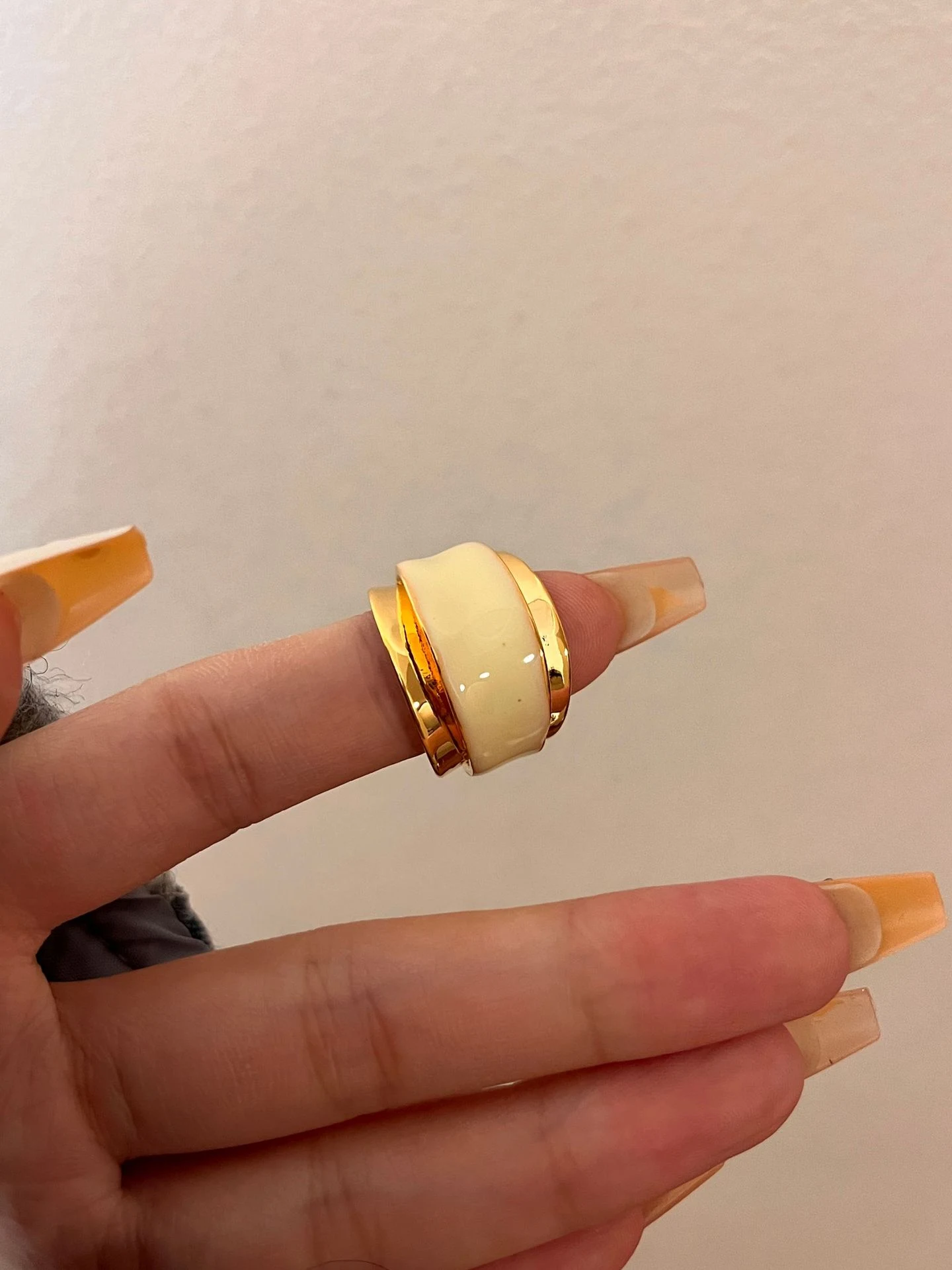 Title 8, Vloeibaar geëmailleerde dubbellaagse ring choco...