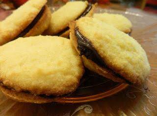 Banana Chocolate Cream Sandwich Cookie_image