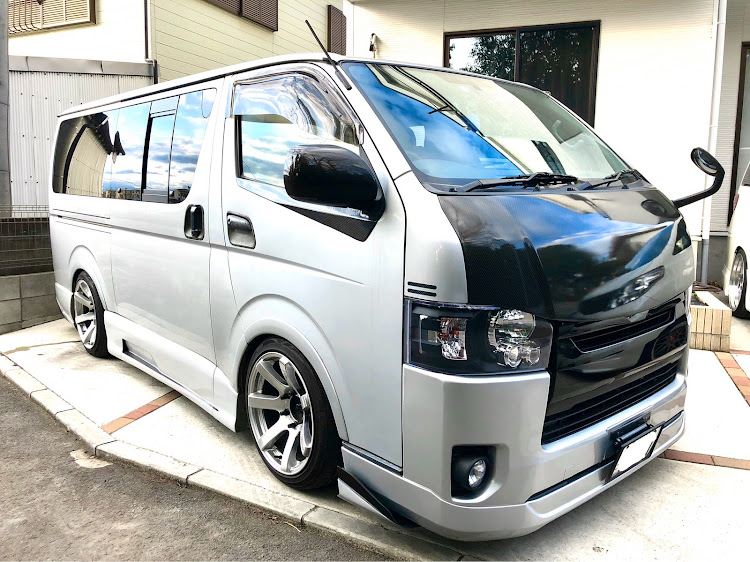ハイエースバンのDIY・作業車・3インチダウン・カナード取り付けに関するカスタム事例の投稿画像2枚目