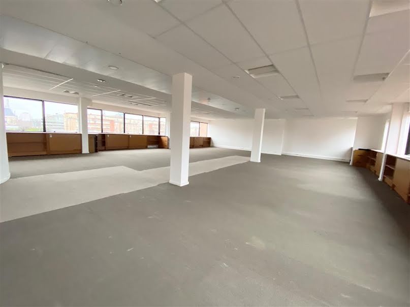 Location  locaux professionnels  800 m² à Ivry-sur-Seine (94200), 15 800 €