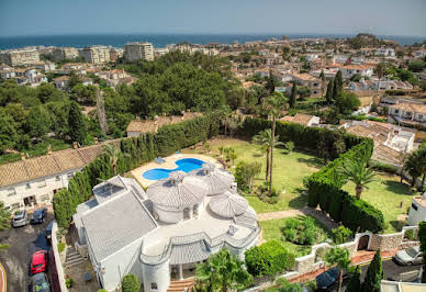 House with pool and terrace 4