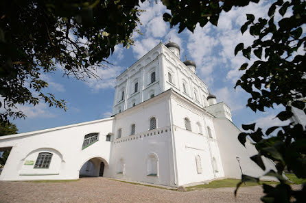 Hääkuvaaja Aleksandr Yakovlev (fotmen). Kuva otettu 14. joulukuuta 2017