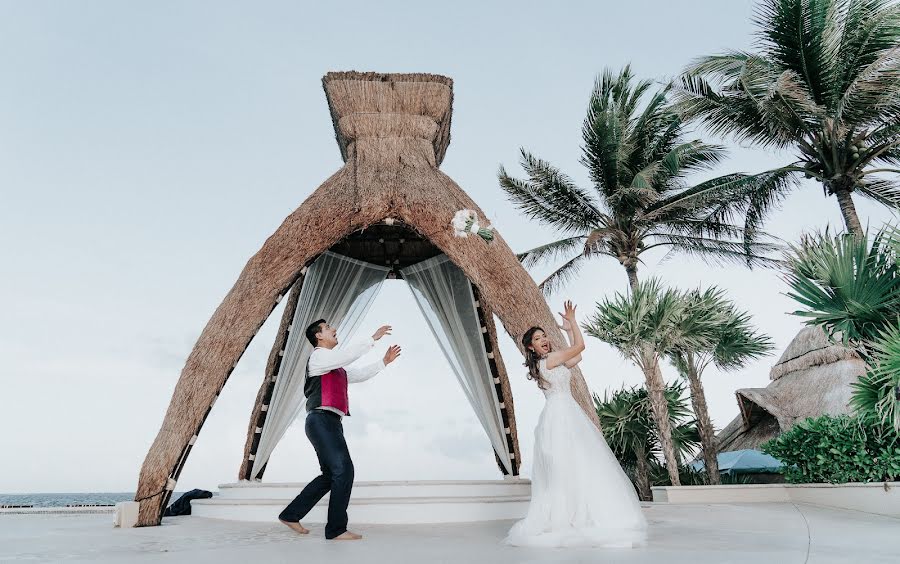 Fotografo di matrimoni Lucas Luciano (lukaslucianoph). Foto del 3 dicembre 2021