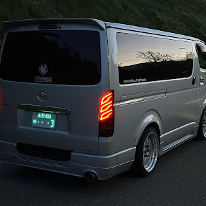 ハイエースバン KDH206V