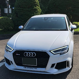 RS3 セダン