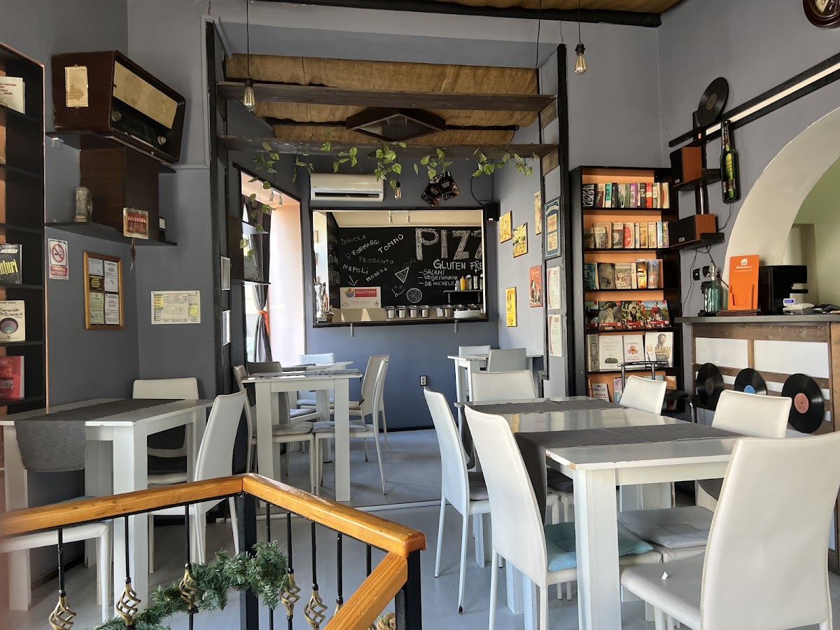 Gluten-Free at Pizzeria viitorului 128