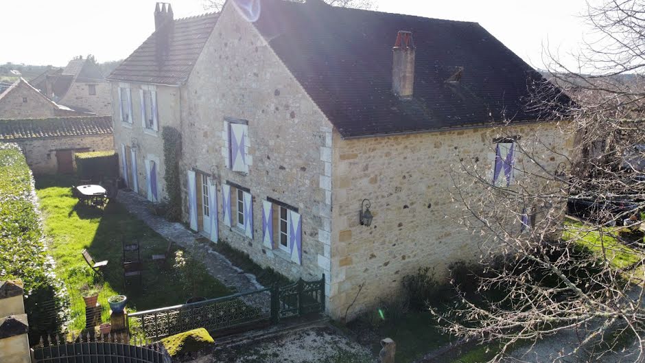 Vente maison 9 pièces 293 m² à Saint-Cyprien (24220), 499 000 €