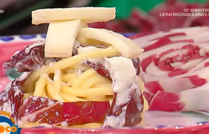 Tonnarelli con crema caciofiore e radicchio