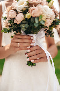 Fotógrafo de casamento Alena Grebeneva (grebeneva56). Foto de 19 de fevereiro 2022