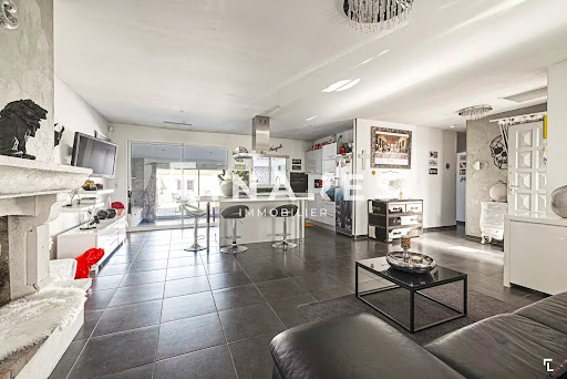 Maison avec piscine et terrasse 2