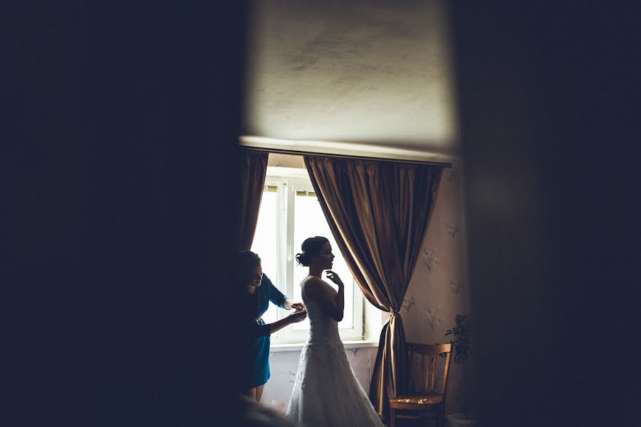 Fotógrafo de casamento Valentina Piksanova (valiashka). Foto de 6 de junho 2015