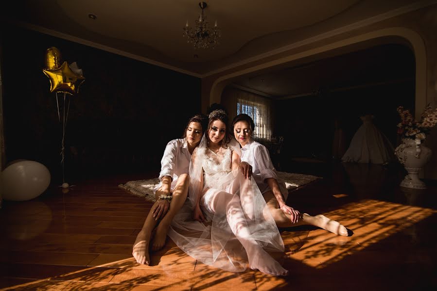 Wedding photographer Yana Petrus (petrusphoto). Photo of 24 January 2019