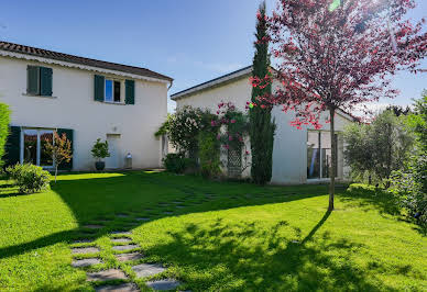 House with pool and terrace 8