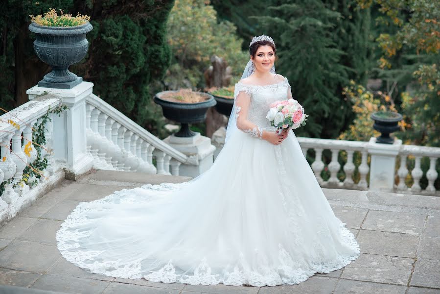 Fotógrafo de casamento Yuliya Vasileva (crimeanphoto). Foto de 23 de novembro 2018