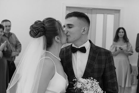 Wedding photographer Lyubov Isakova (lubovisakova). Photo of 18 November 2022