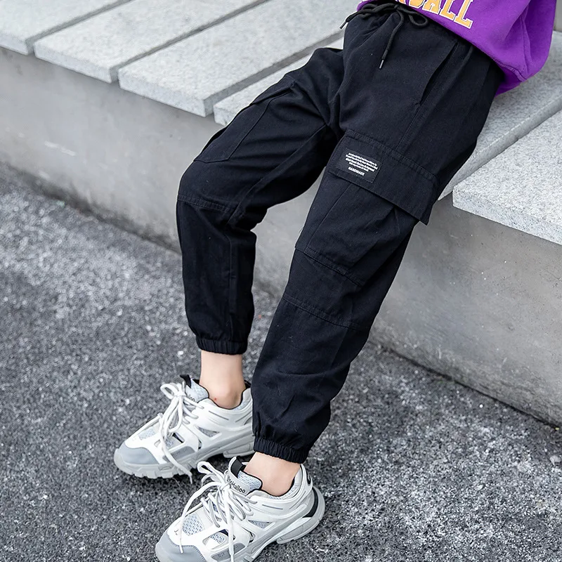 Leggings et pantalons de travail pour adolescents, collégiens et élèves du primaire. Confortables et résistants pour l'école.
