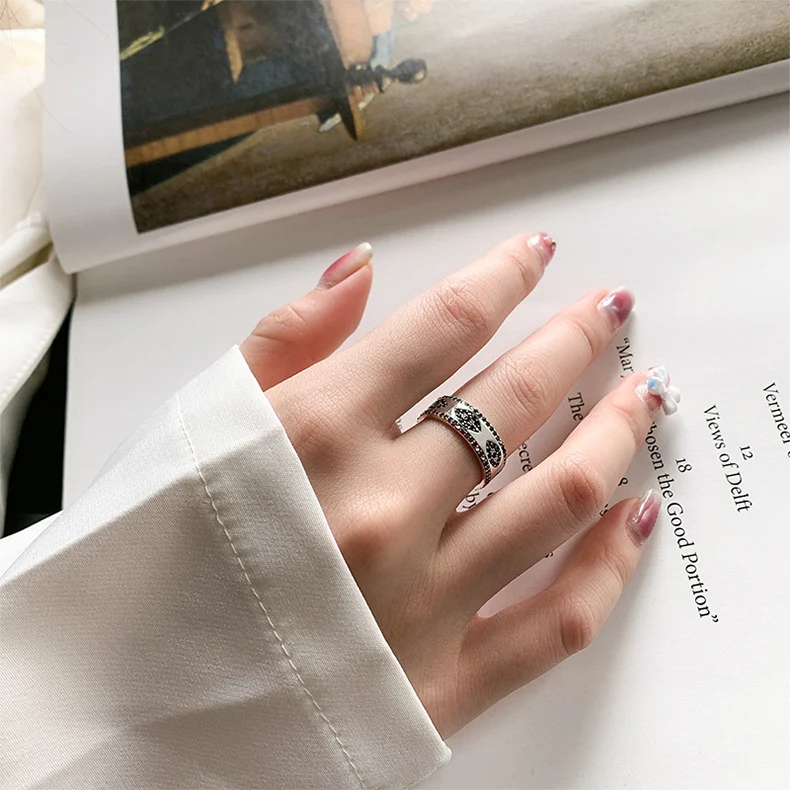 Title 1, Anel luxuoso e leve com diamantes coloridos fem...