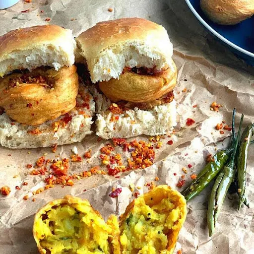 Desi Chatkara Vada Pav