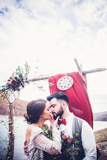 Fotógrafo de casamento Mikhail Savinov (photosavinov). Foto de 1 de dezembro 2016