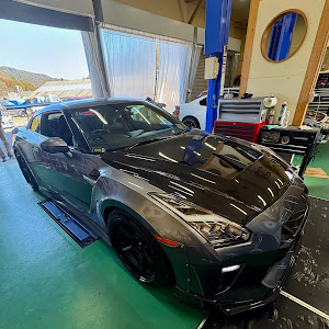 NISSAN GT-R