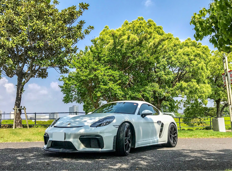 ケイマン Sのコルベット・ヴァリアント・ケイマンGT4・BMWZ4・BMW M6に関するカスタム事例の投稿画像4枚目