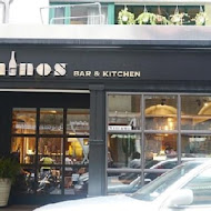 Whinos Bar & Kitchen